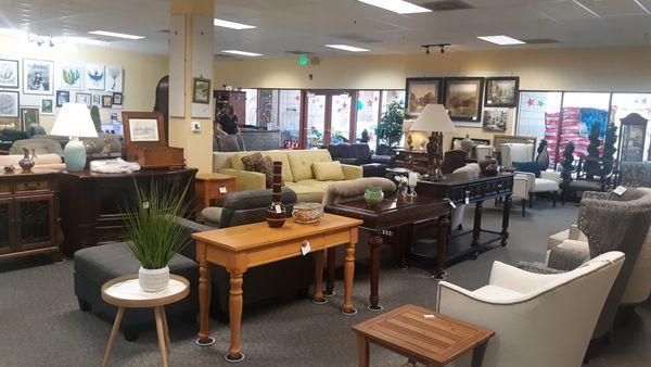 Red Cliffs Consignment