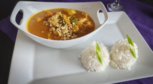 Gaeng Massaman with chicken