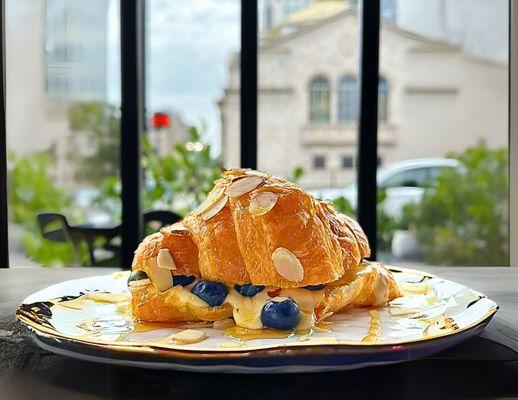 BLUEBERRY BRI CROISSANT