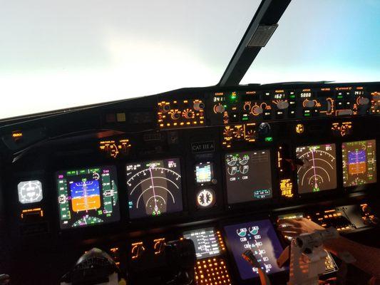 737 cockpit