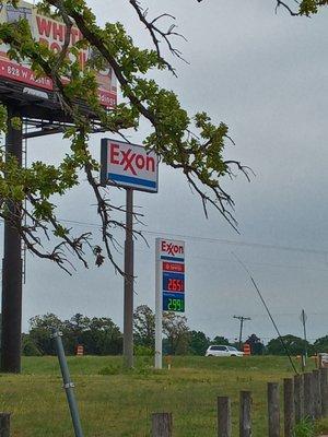 Exxon gas station that is attached to Scales Cafe.