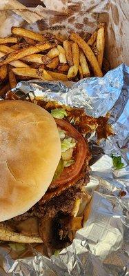 Hidden Gem! Best burger in all of Texoma! Small fry is huge. Burgers are freshly made and hand-cut fries come out piping hot!