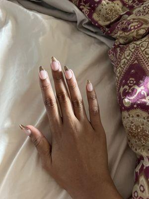 Gold monochrome French tip