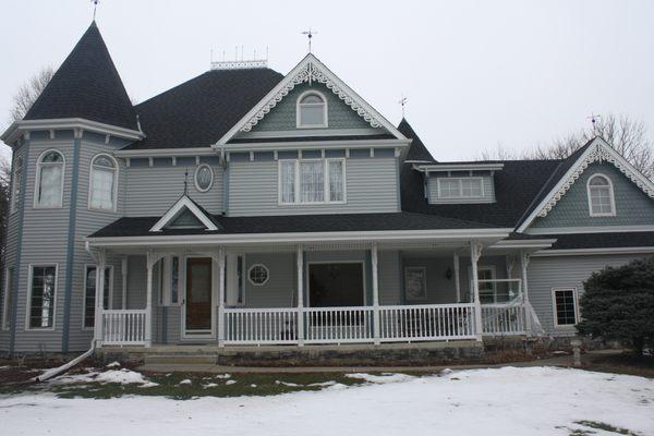 Work done on this property was Lindsay Windows, Siding replacement, Trim work and Fascia work.