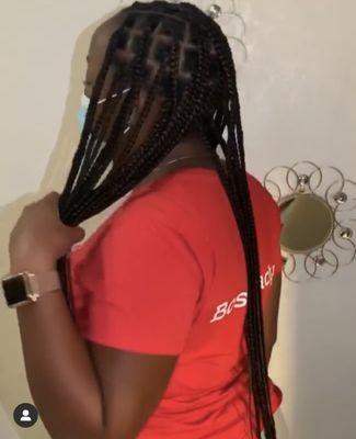 Medium/large Knotless braids