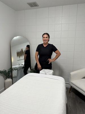 Book Now, with Wendy Sampson for a full body massage or a relaxing facial at sereneskinandbody.us