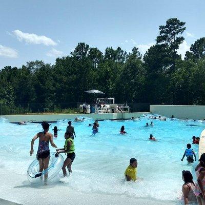 Wave pool