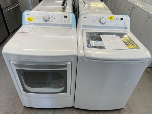 New washer and dryer with a warranty call 817-431-9274