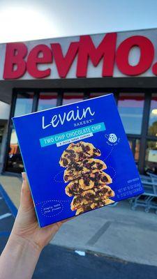 Levain frozen chocolate chip cookies