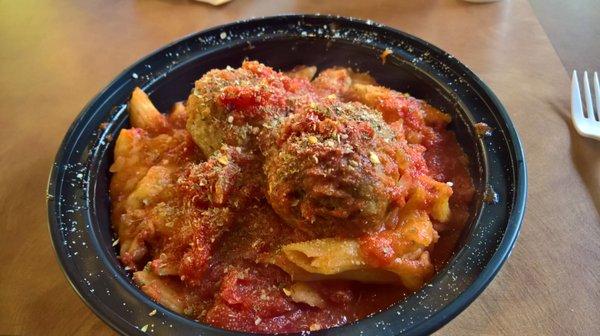 Penne pasta with meatballs