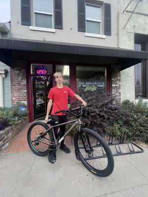 MAFIA BIKE TRAFFIC BOMMA! Customer is on his 3rd bike from our shop! This guy knows where to get the big Deals from!