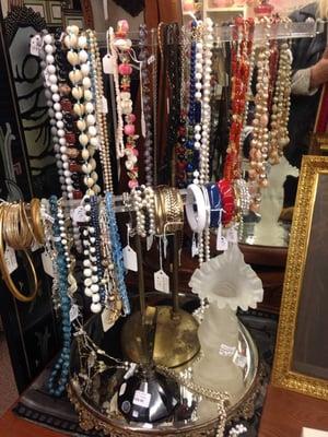 Many dealers with costume jewelry!