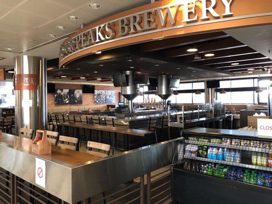 Four Peaks Brewery closed in the middle of the day at Phoenix airport!