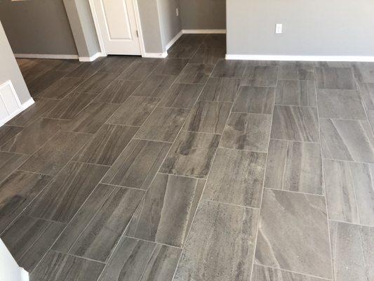 Floor tile