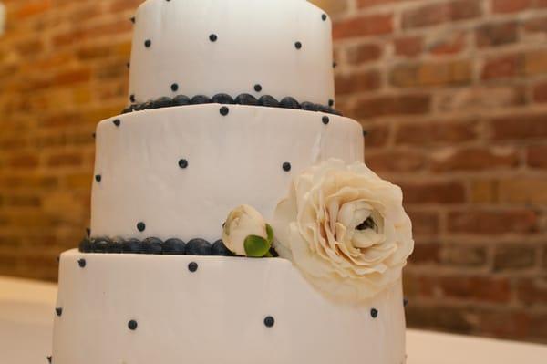 Almond cake with buttercream frosting