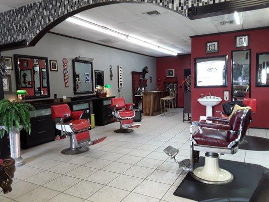 Classic traditional men's Barbershop.