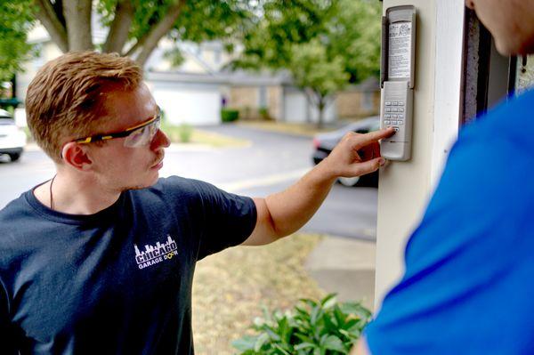 CHICAGO GARAGE DOOR™ - Installation