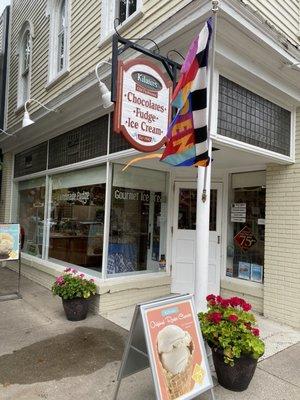 Fudge, candy, and ice cream at this location