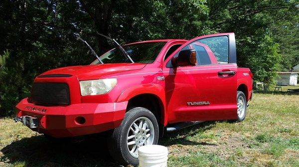 Mobile detailing of a red Tundra