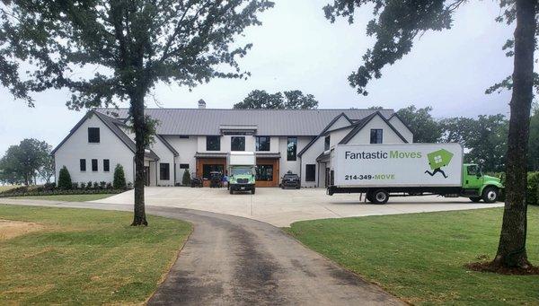 We love big driveways for parking and moving. We can do large moves and small moves