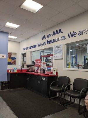 Very clean and stocked waiting area.