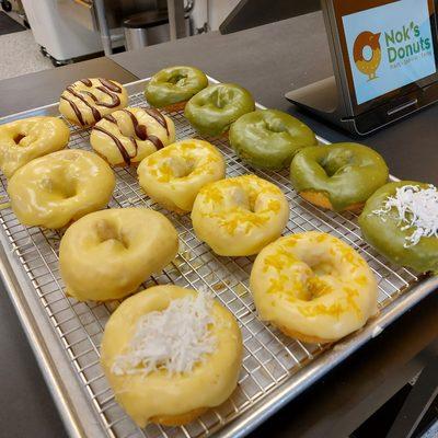 Our newest all-natural donut icing: Lemon! Flavored with pure lemon juice and colored with a touch of natural turmeric.