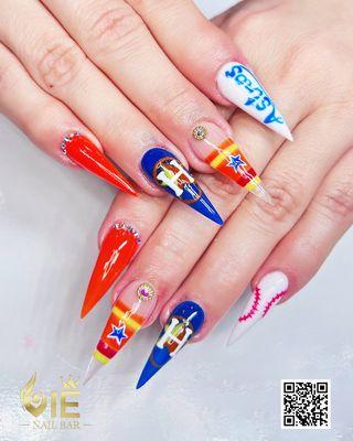 Team Astros nail set! Isnt it amazing?