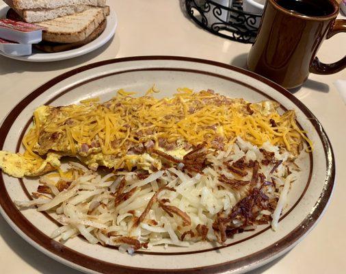 Ham & Cheese Omelette w/Hash-browns