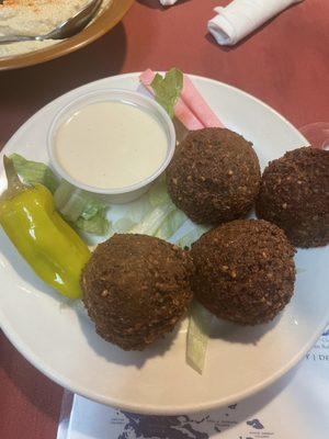 Falafel Balls (4) with Tahini Sauce