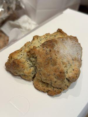 Lemon poppy scone