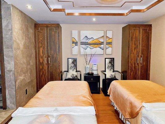 Couple Massage Room with Private Bathroom