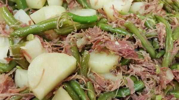 Fresh Green Beans, Smoked Turkey & White Potatoes