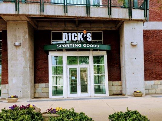 DICK'S Sporting Goods