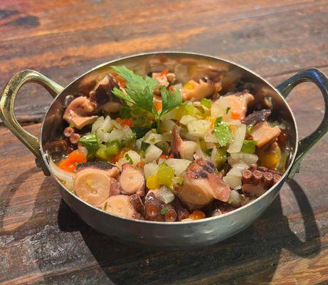 Octopus and conch salad /vinagreta