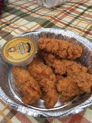 Crispy fried chicken tenders w/ honey mustard! Delish :)