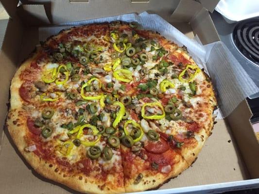 Wow, 14" Deluxe Pizza, missing Sausage, Roma Tomatoes and Mushrooms