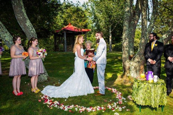 Floral Ceremony Circle by Amber Rose Flora & Gifts. Photos by: Armor & Martel (Newport, RI)