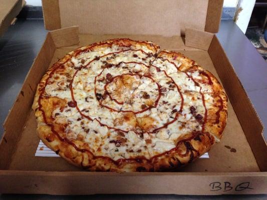 BARBEQUE CHICKEN PIZZA !