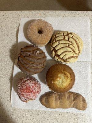 Different types of Pan Dulce