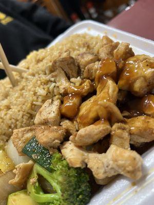 Chicken hibachi with rice and vegetables