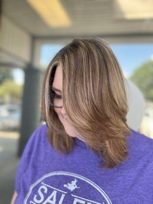 Color and highlights gave this look a dimensional look.