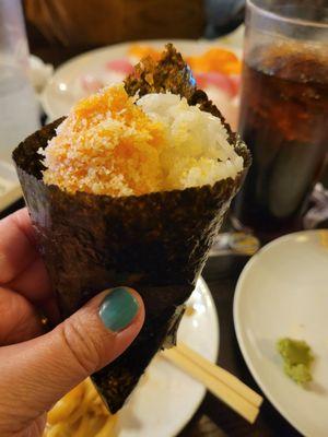 Spicy Salmon handroll