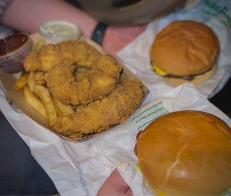 Fish N Chips, Cheeseburger & Bacon Cheeseburger