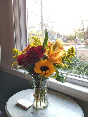 THIS is what Conroy's delivered-- looks NOTHING like the photo from AVAS. Nothing. It's missing SO MANY FLOWERS.