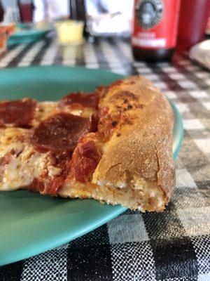 Closeup of the crust. It's kinda crunchy.