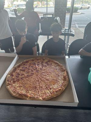 The 28 inch pizza!!!!