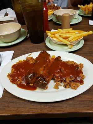 Their combo bbq plate smothered with bbq sauce that didn't taste good at all!!!