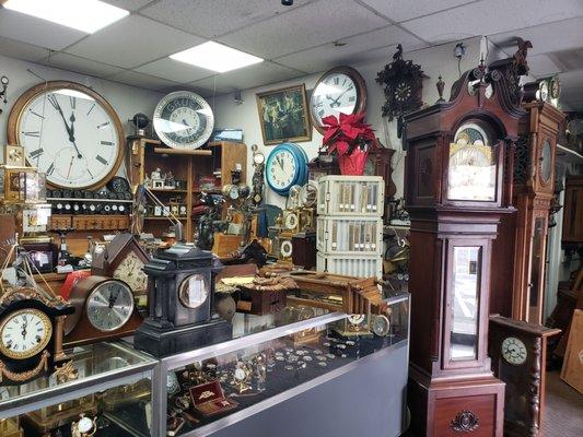 So many clocks!