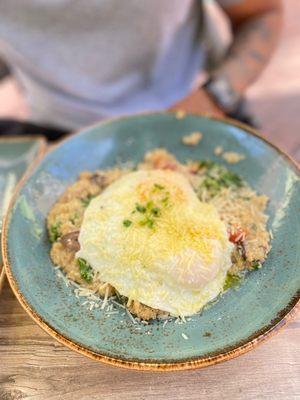 Power Breakfast Quinoa Bowl