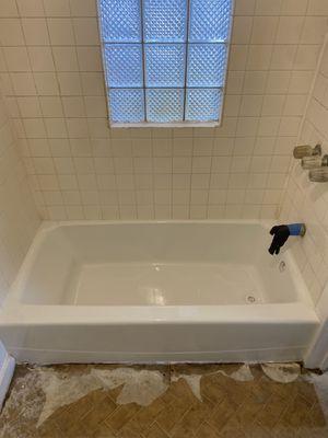 With our refinishing process bathtub came out looking like new.